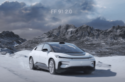 2025年首台FF 91 2.0交付：贾跃亭和大家举杯庆贺