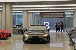 又一小米汽车体验店开业：近800平米 5辆SU7同展