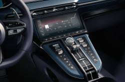 14秒完成优雅变装 全新一代阿斯顿・马丁Vanquish Volante正式发布