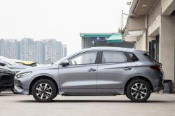比亚迪E7最新预告图发布 定位纯电动中型车 或针对网约车市场
