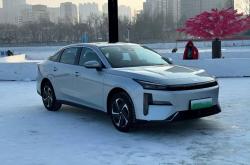 轴距达2845mm/综合续航超2100km 吉利银河A7 EM-i官图发布
