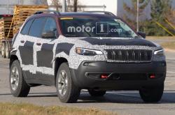 车尾曝光 搭载混动系统 全新Jeep Cherokee(自由光)无伪装谍照