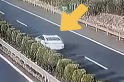 一轿车高速上定速巡航失灵 车辆狂飙2小时！油箱跑空才停下