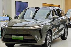 配备后轮转向+双腔空悬等 魏牌V9X实车亮相