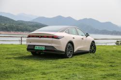 预售补贴价11.28万起 新款极狐阿尔法S5将于3月18日上市