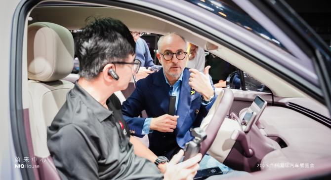 租电方案9.78万元/限量166台 firefly萤火虫千禧漫波特别版上市