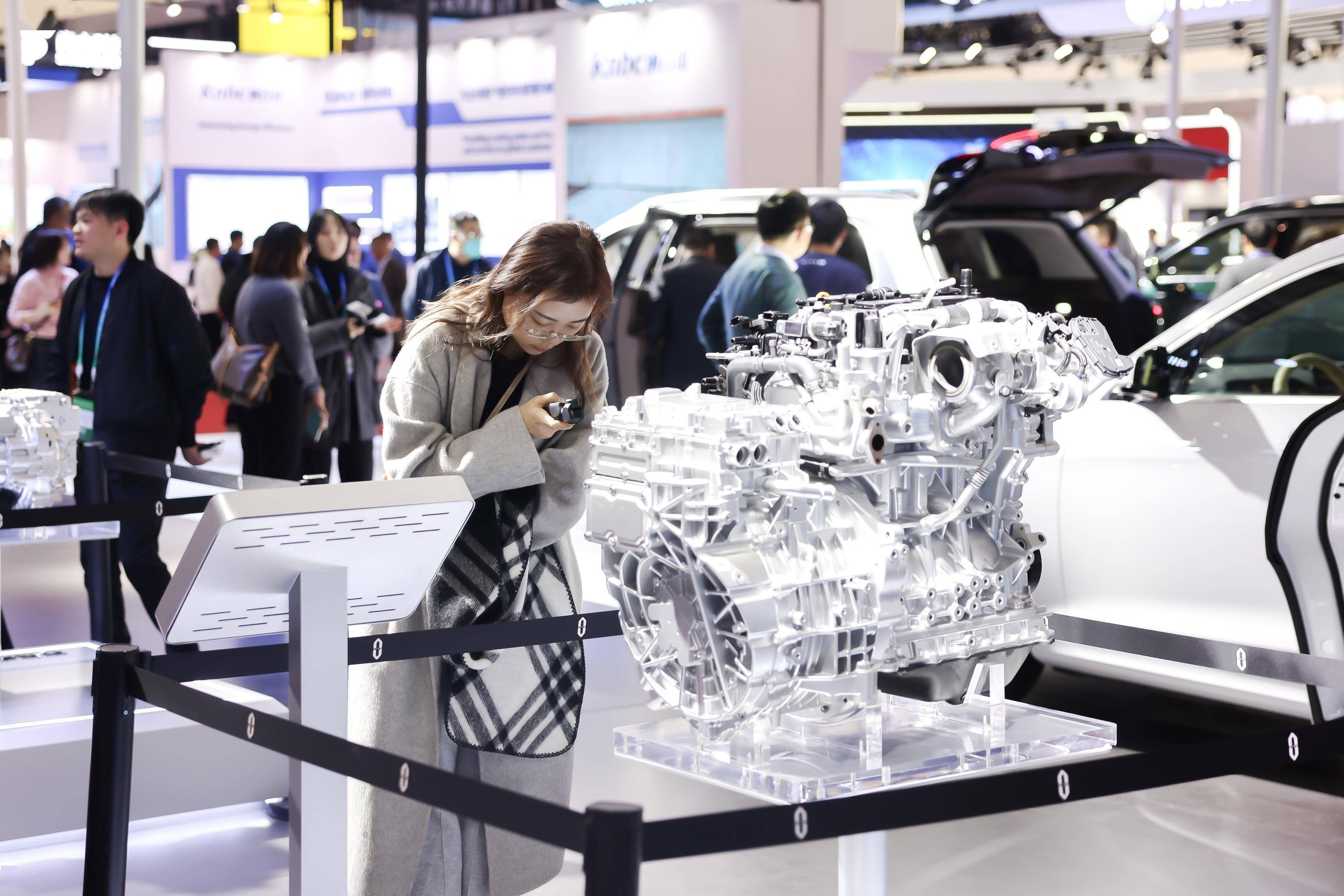 赛力斯张兴海：三年内冲刺新能源车年销百万目标！