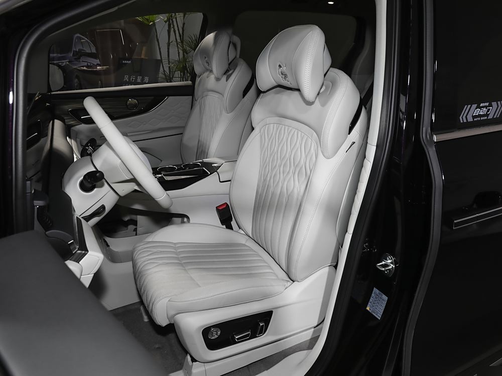 成都腾势D9降1.80万 仅32.18万可入手