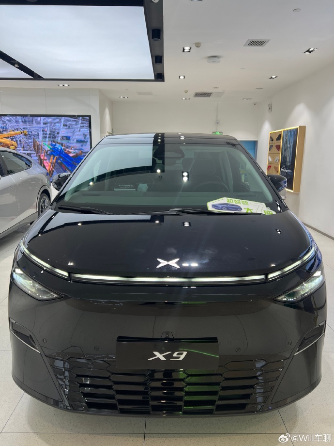 新款小鹏X9实车曝光！取消激光雷达换装纯视觉方案