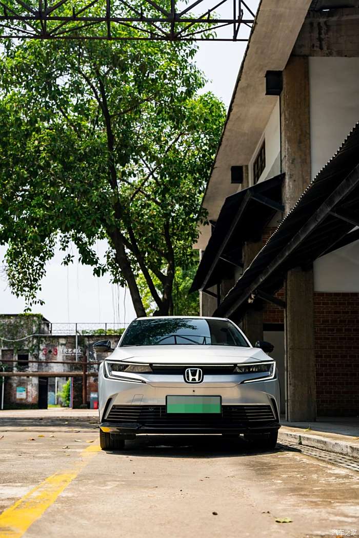 成都e:NP2 极湃2降4.00万 仅14.98万可入手