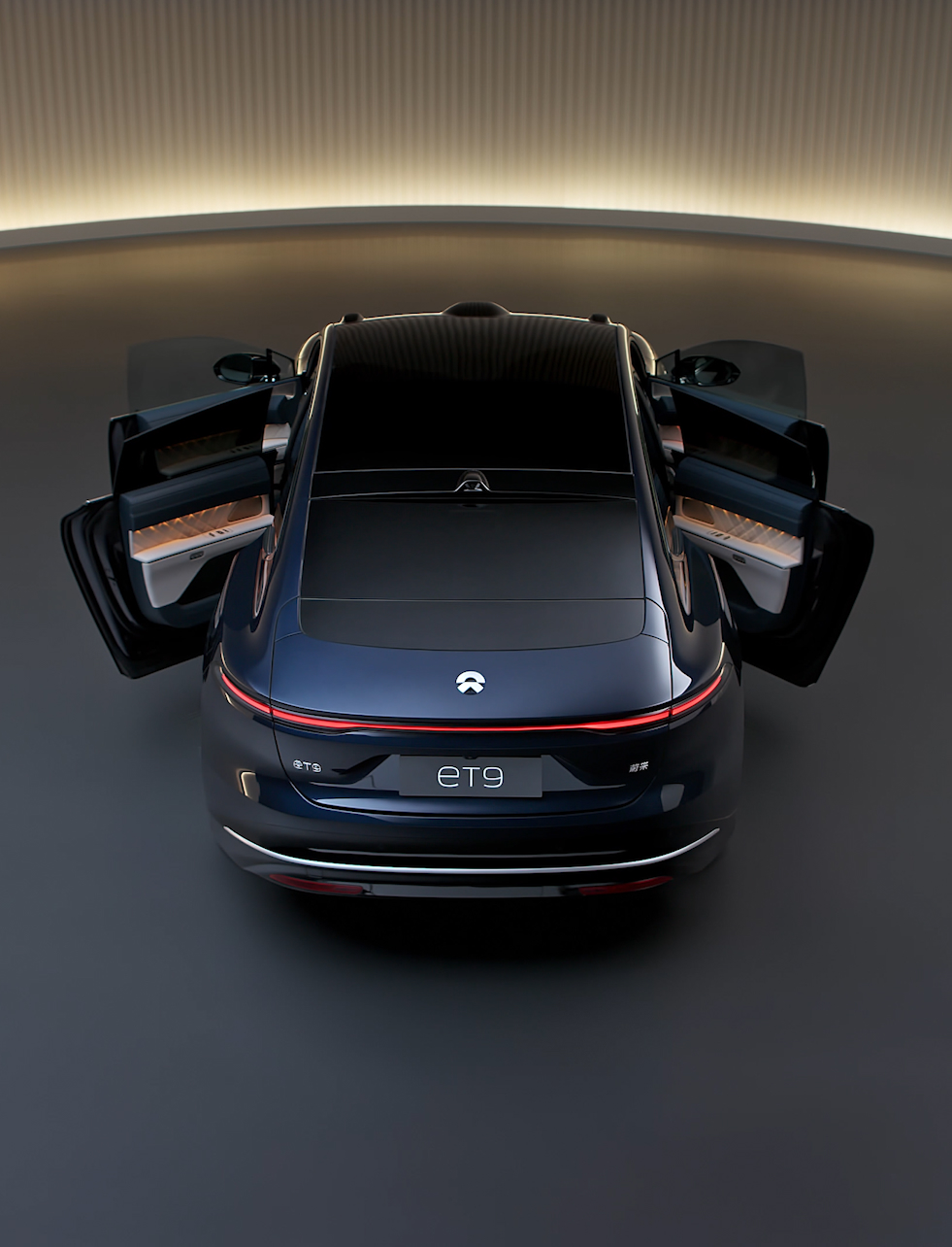 累计销量破百万 比亚迪新款宋PLUS实车