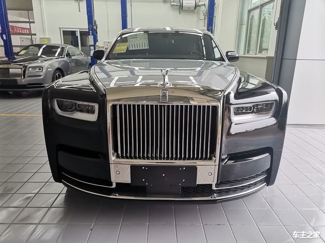 成都雷克萨斯LM亚洲版最低报价128万起 直降20万