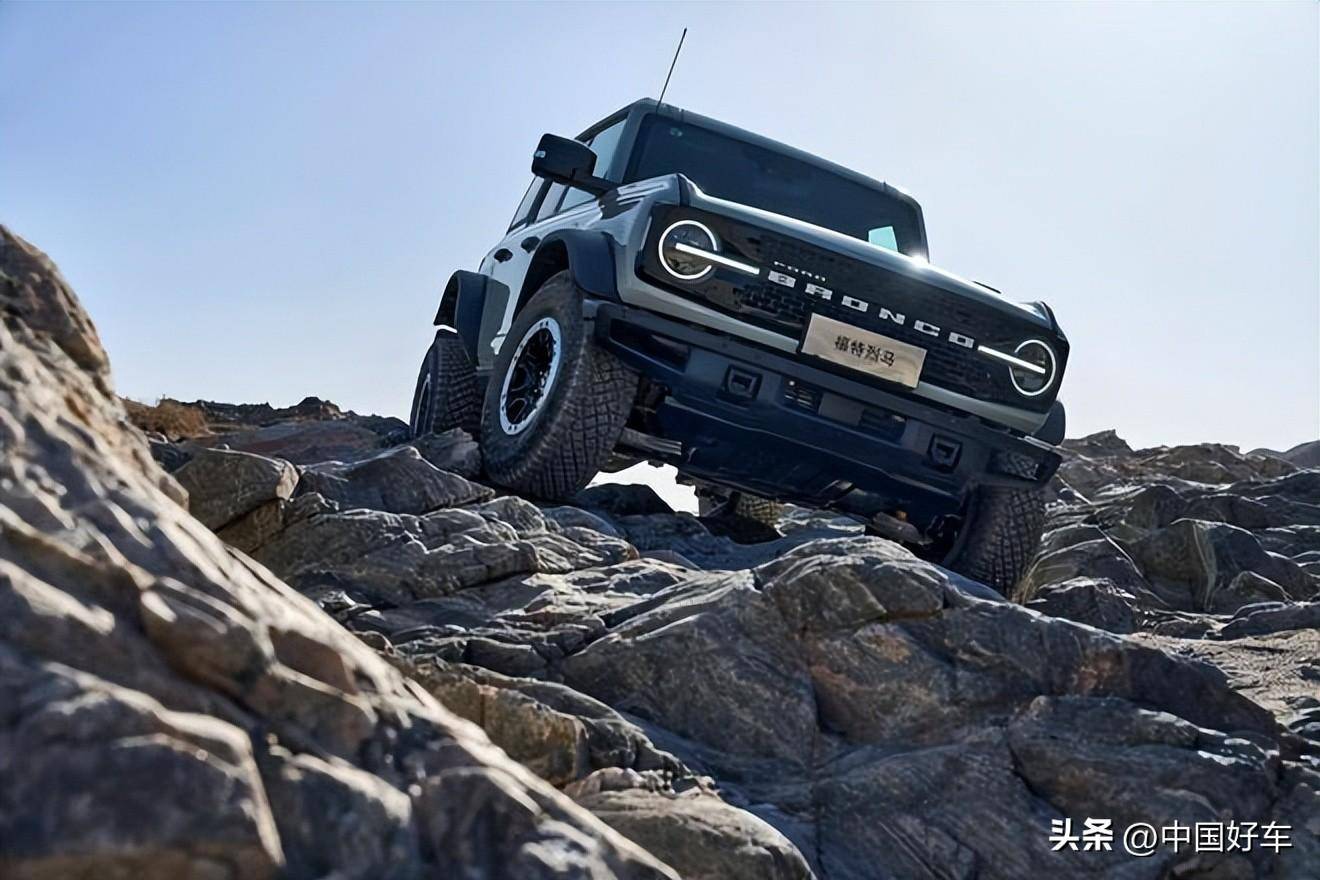 女子买极越01第二天后备箱无法关闭 工作人员：历史故障