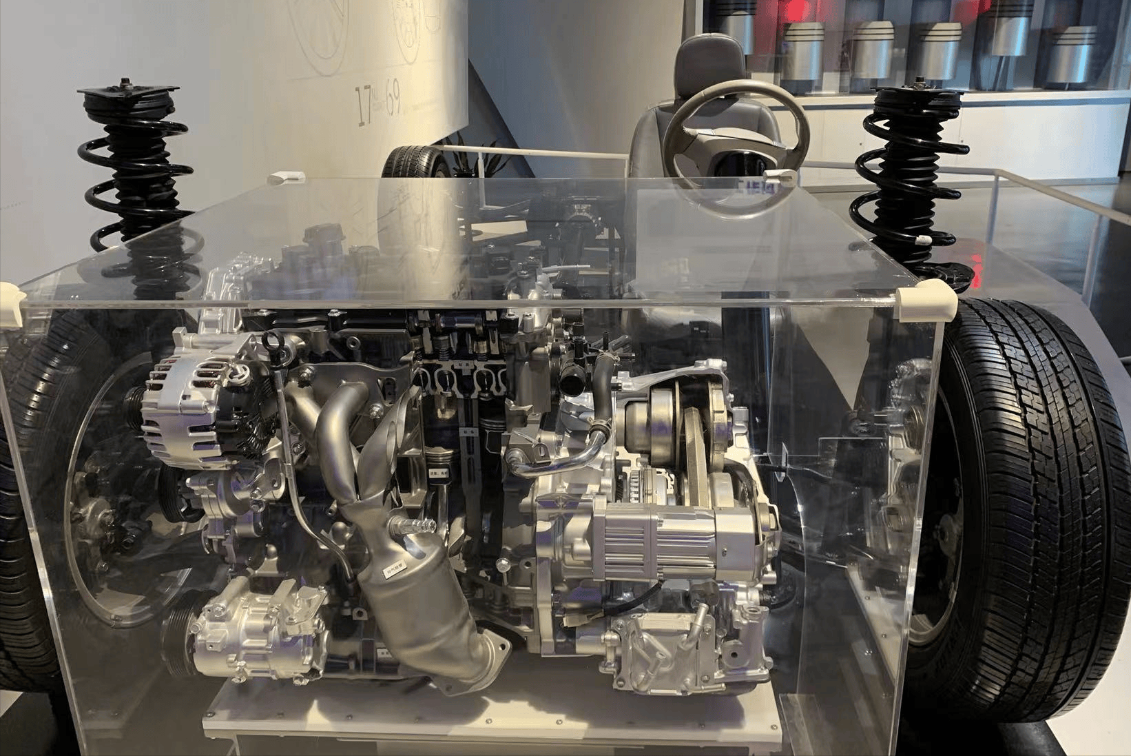 从零部件到整车 中欧汽车产业链深化交融合作