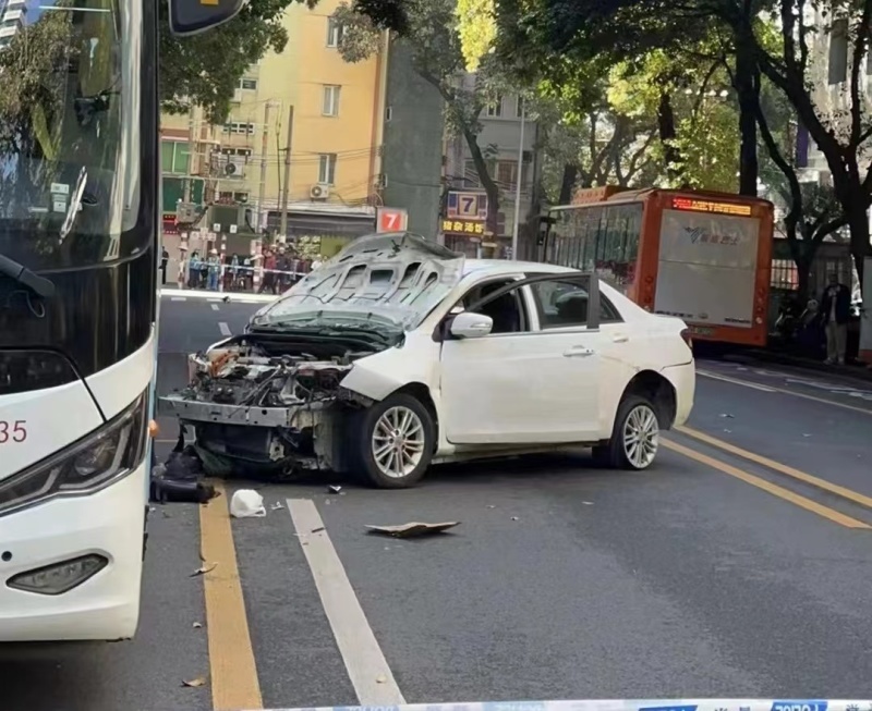 安徽大众首款车 ID.UNYX 与众今晚上市