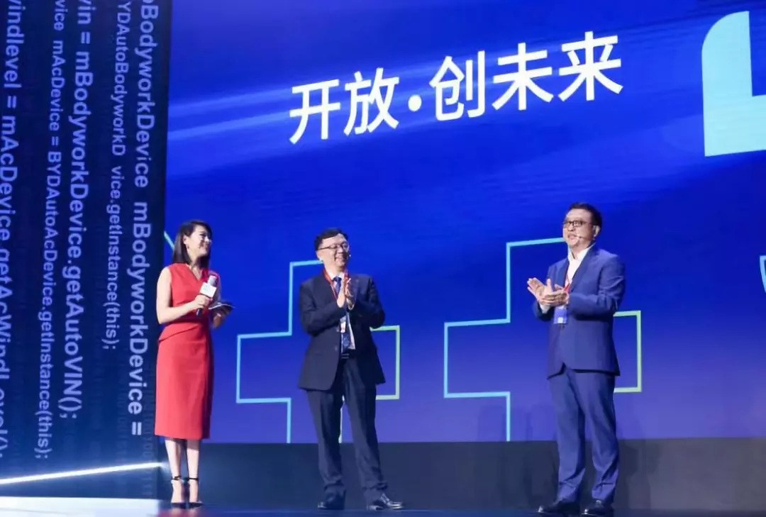 皇冠威尔法为您及家人带来全新的智能