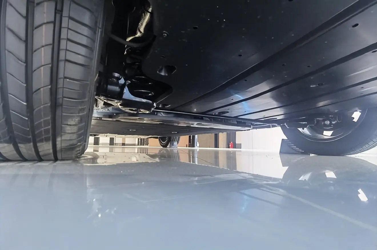 售9.98万元起/综合续航里程1500km 奔腾悦意07正式上市