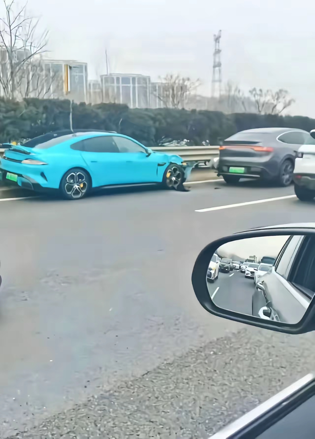余承东详解华为乾��智驾AEB：看得准、反应快、刹得稳