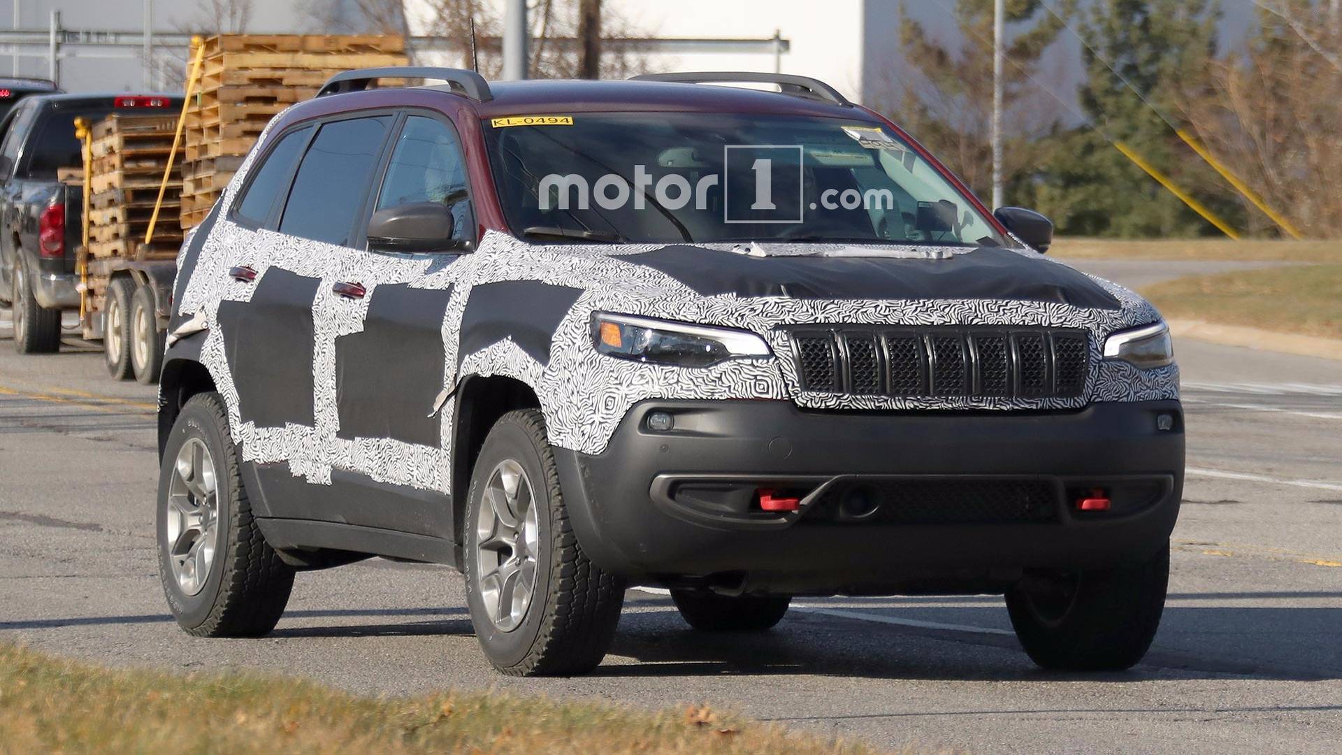 车尾曝光 搭载混动系统 全新Jeep Cherokee(自由光)无伪装谍照