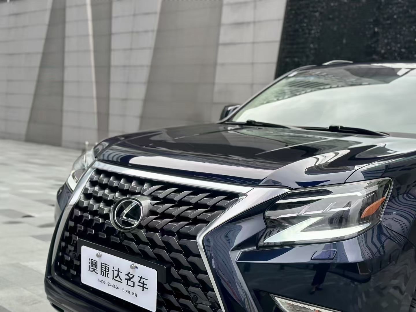 平行进口雷克萨斯LX中东版降价40万 最低126万