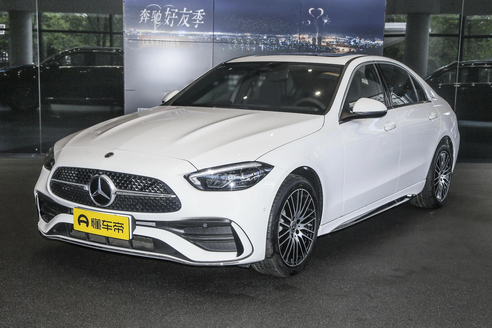 成都奔驰S级加版新款目前售价129万起 欢迎到店试驾