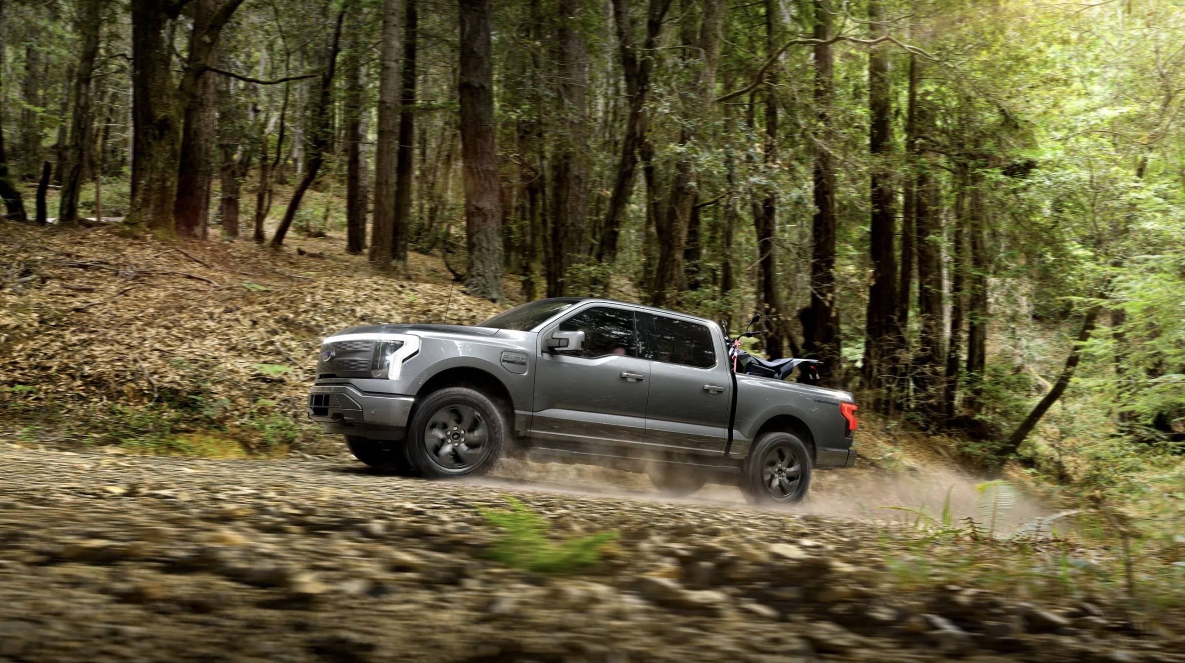 成都福特F-150墨版目前售价60万起 欢迎前来试驾