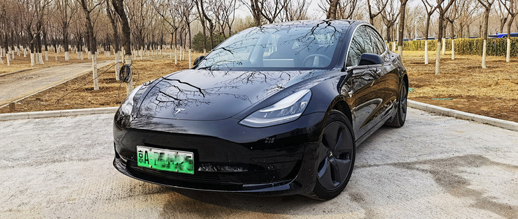 特斯拉官方加装Model 3转向灯拨杆收费2499元 电商平台只要1200元