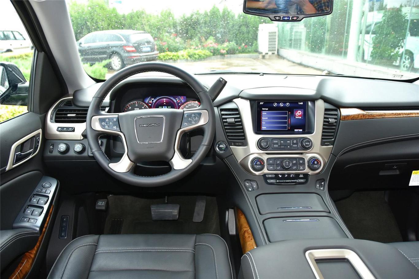 成都奔驰GLS降价25.20万 最低仅售80.80万