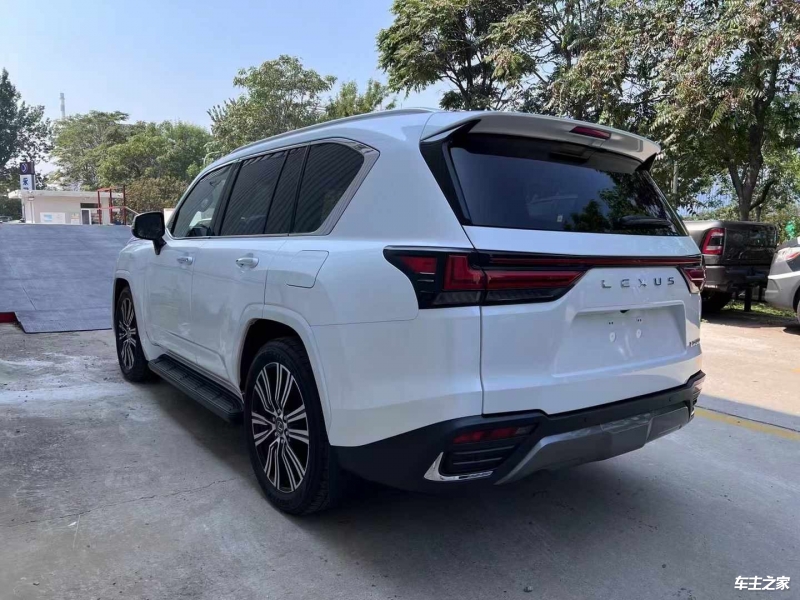 2024款加规版LX570图文介绍 经销商惊喜报价
