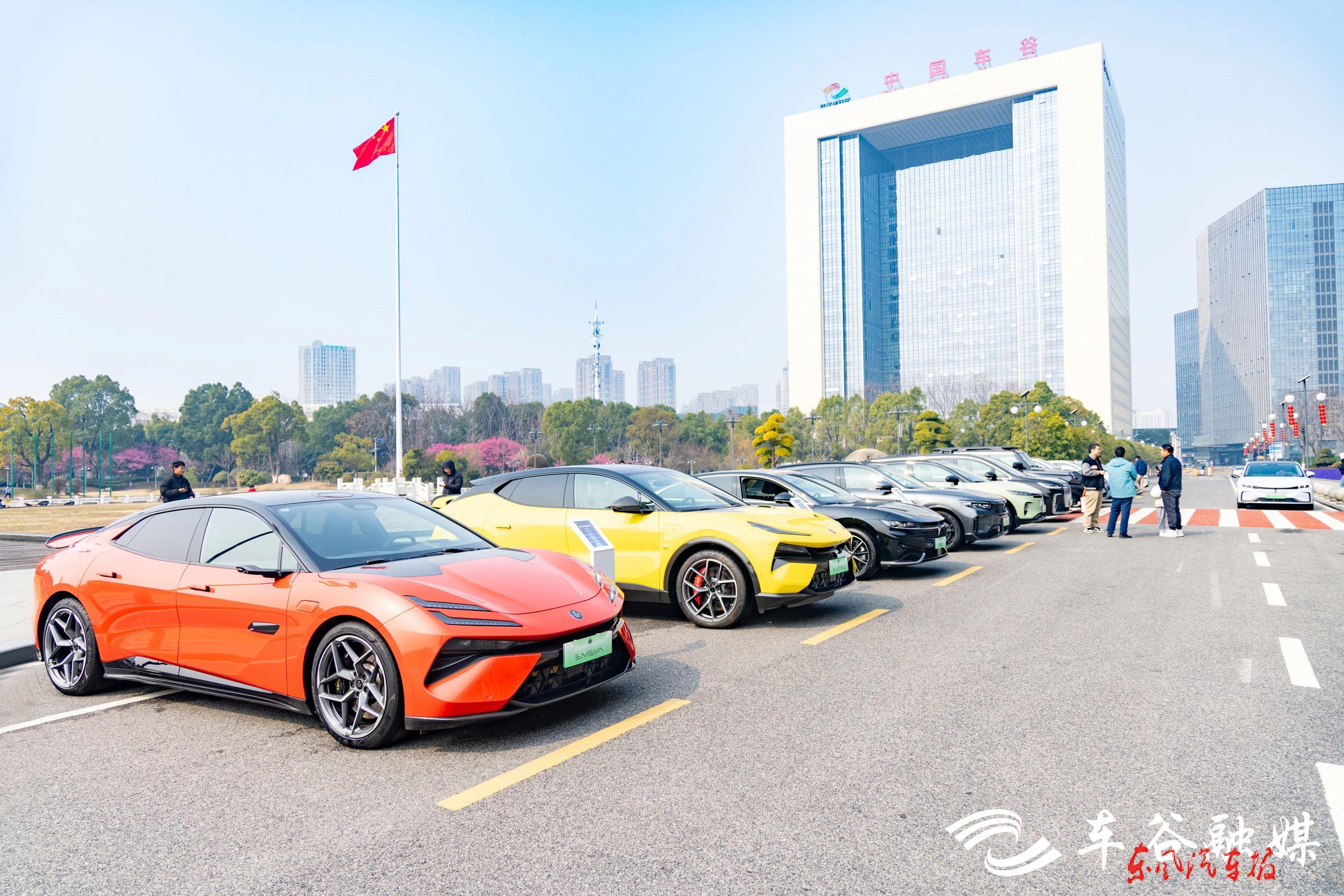 雷军：我倒霉的地方就是老跟苹果华为比