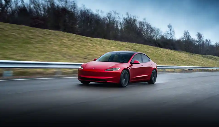 23.55万起 新款特斯拉Model 3上市：不痛不痒小升级