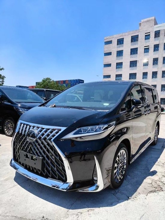 成都平行进口雷克萨斯LM亚洲版热销中 购车让利31万元