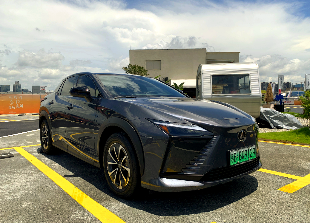 比普通车安全十倍！特斯拉开启AP平均1107万公里才出一次事故