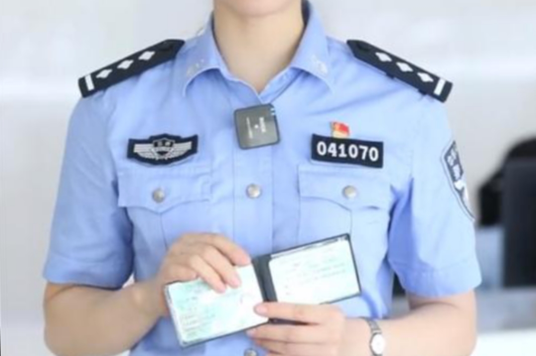 男子连续4次没考过科目一就买了老头乐 结果上路被拘留
