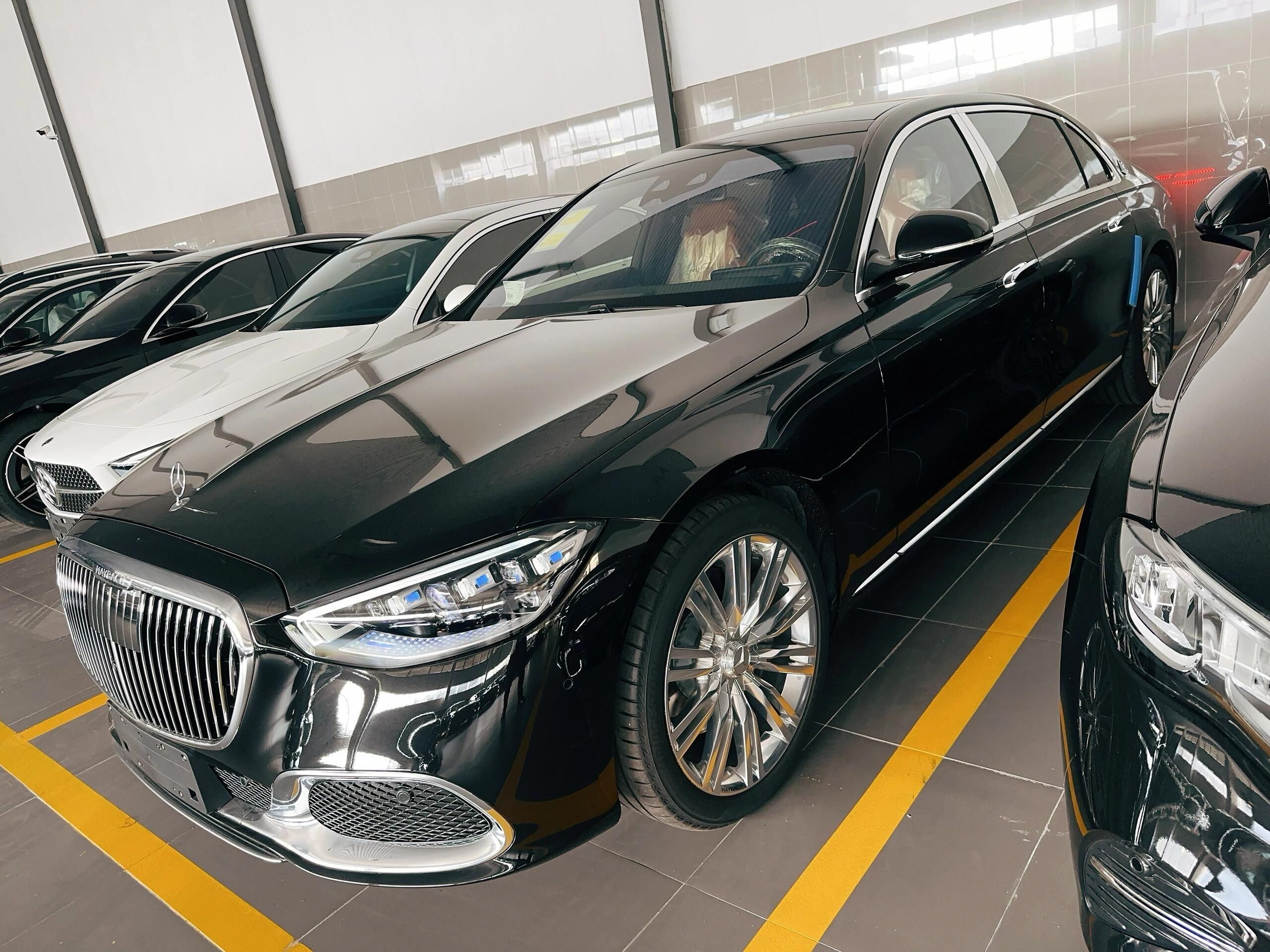 2024飞驰团购价格279万起 欢迎上门试驾