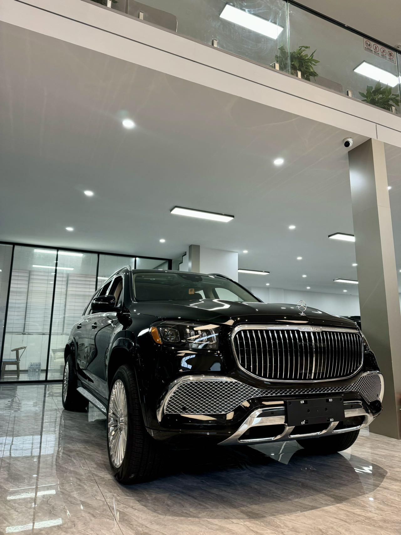 实拍迈巴赫GLS600现车 外观内饰赏析