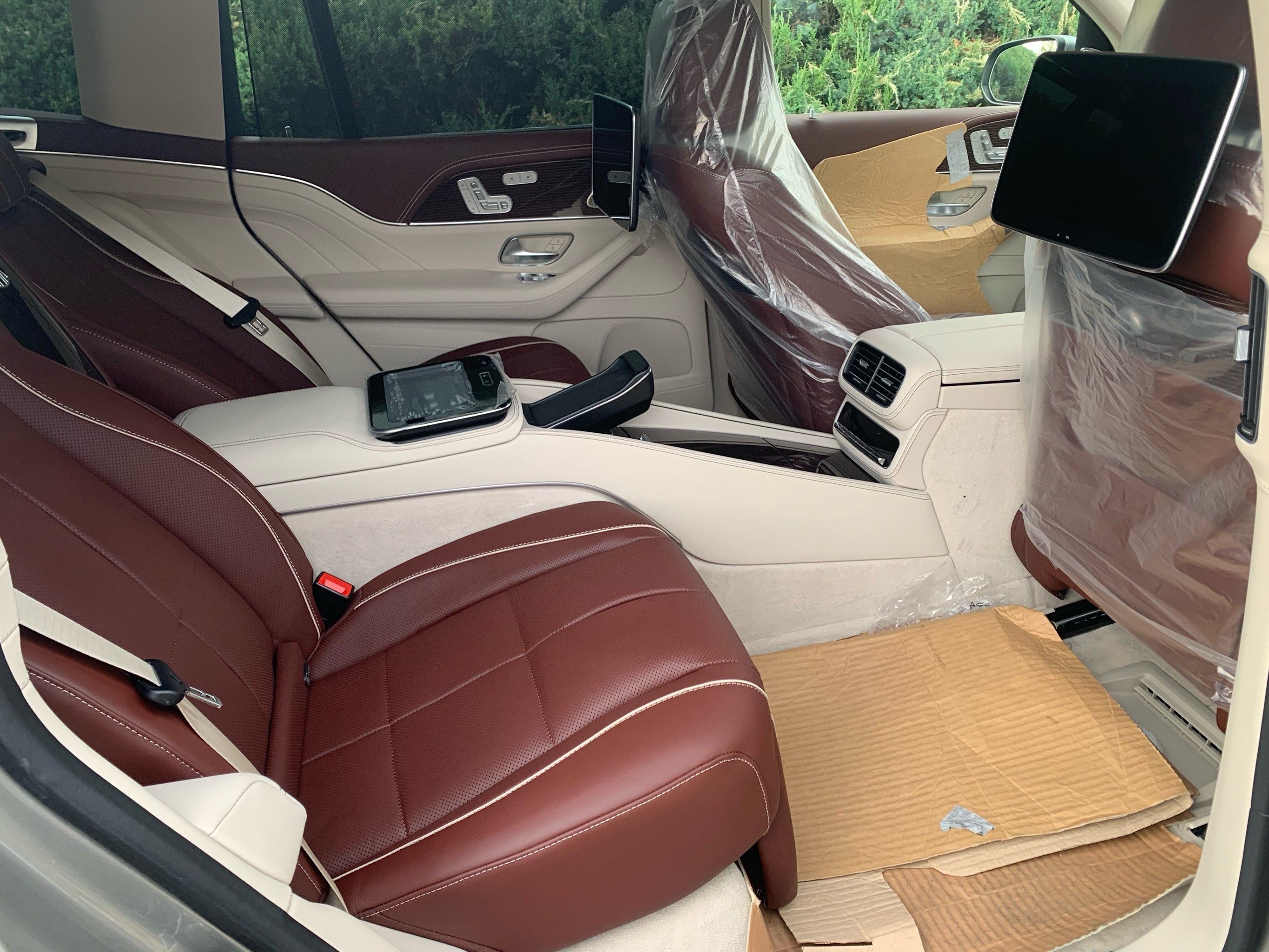实拍迈巴赫GLS600现车 外观内饰赏析