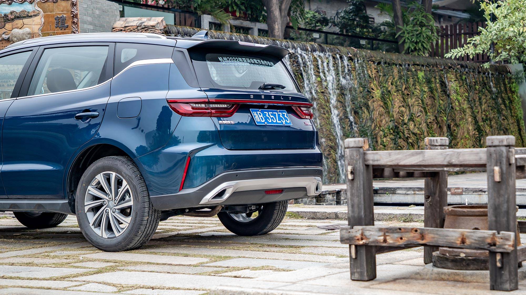 加速7.2s！油耗7.4L？加长版”国民神车“抢先试驾