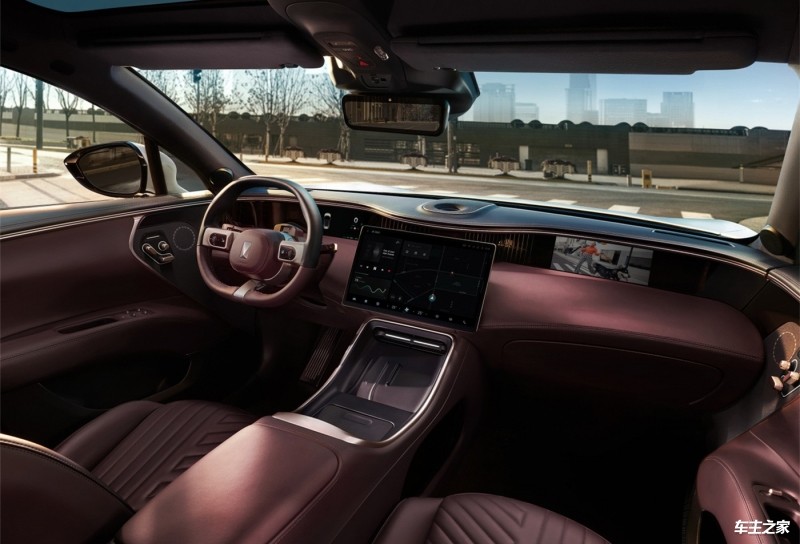 进口添越插电混动越野车配置动力详细解读