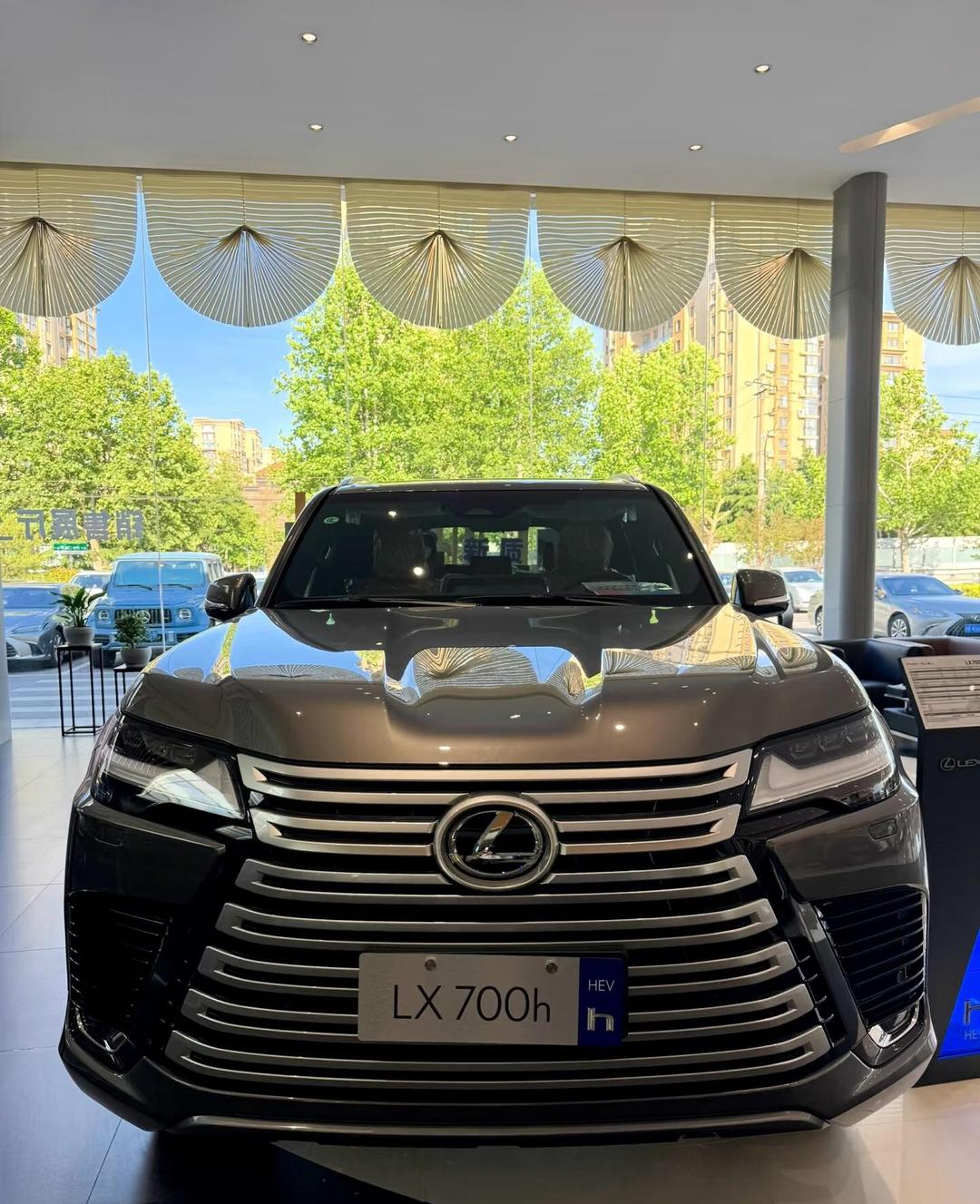 成都平行进口雷克萨斯LX墨版降价1万
