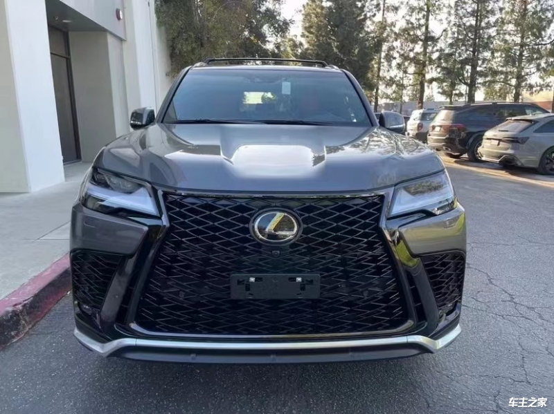2024款雷克萨斯LX570平行进口 动力十足