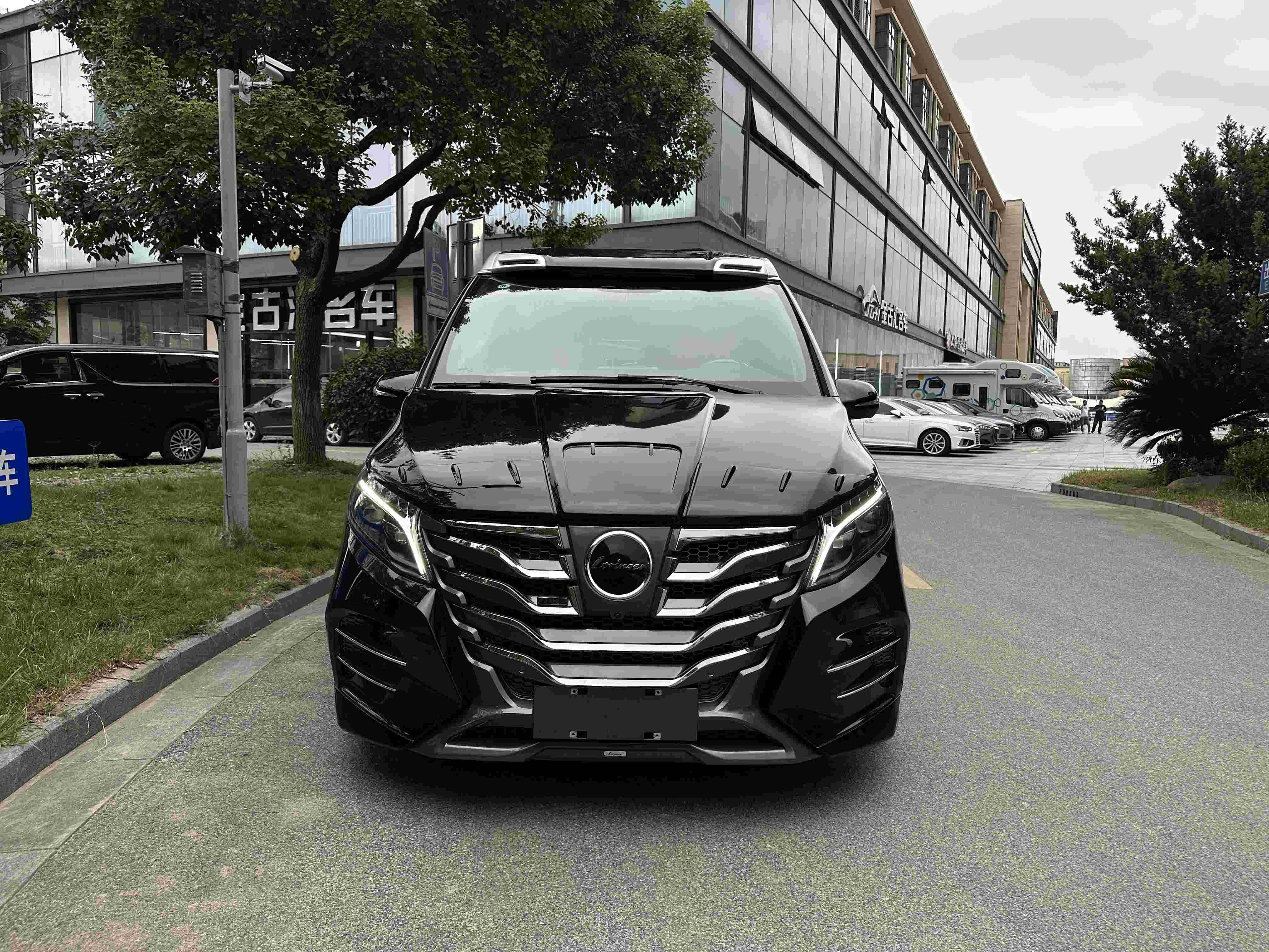 奔驰V级V260商务车7座优惠报价售全国 现车充足