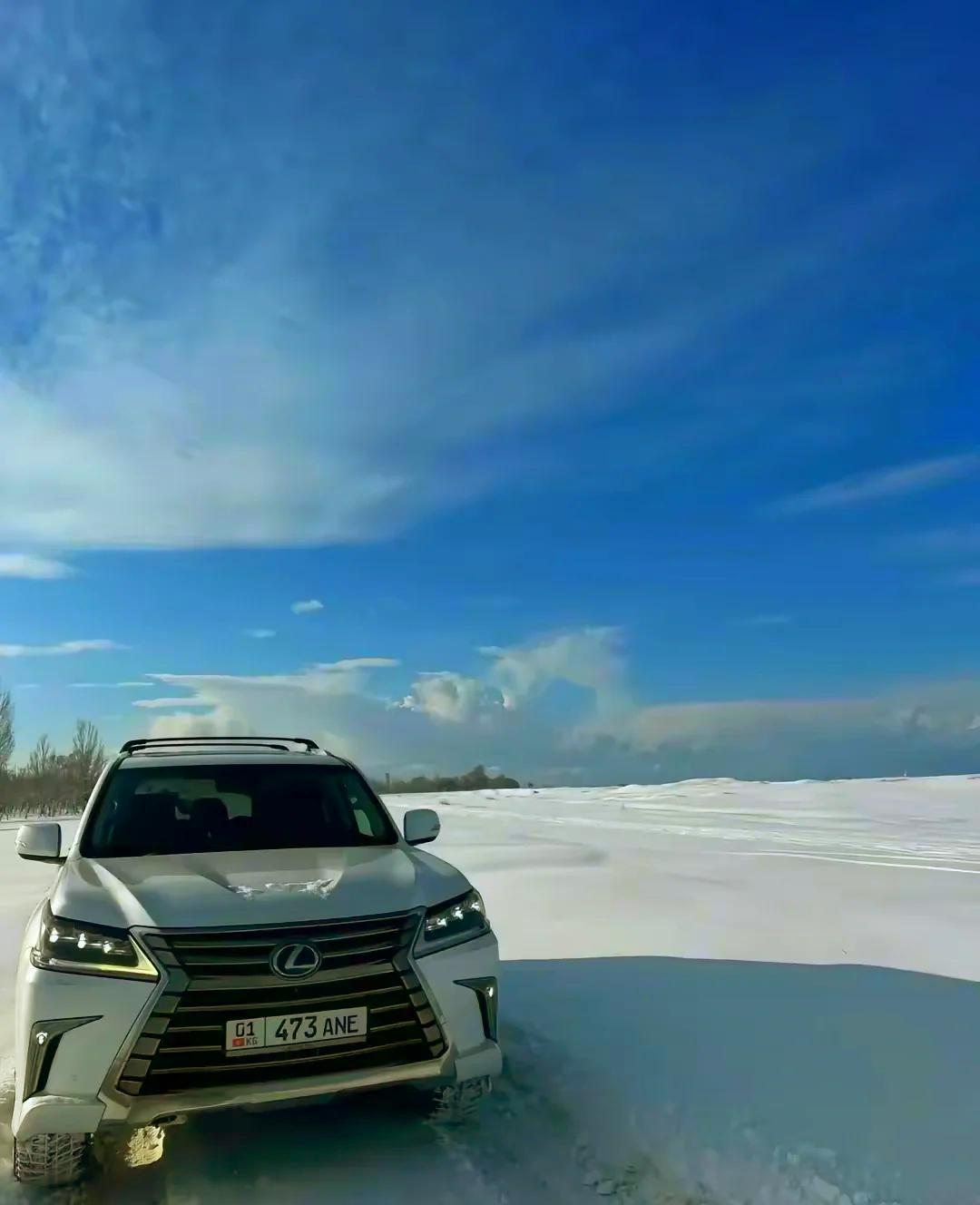 2024款雷克萨斯LX570 现车特价168万甩卖