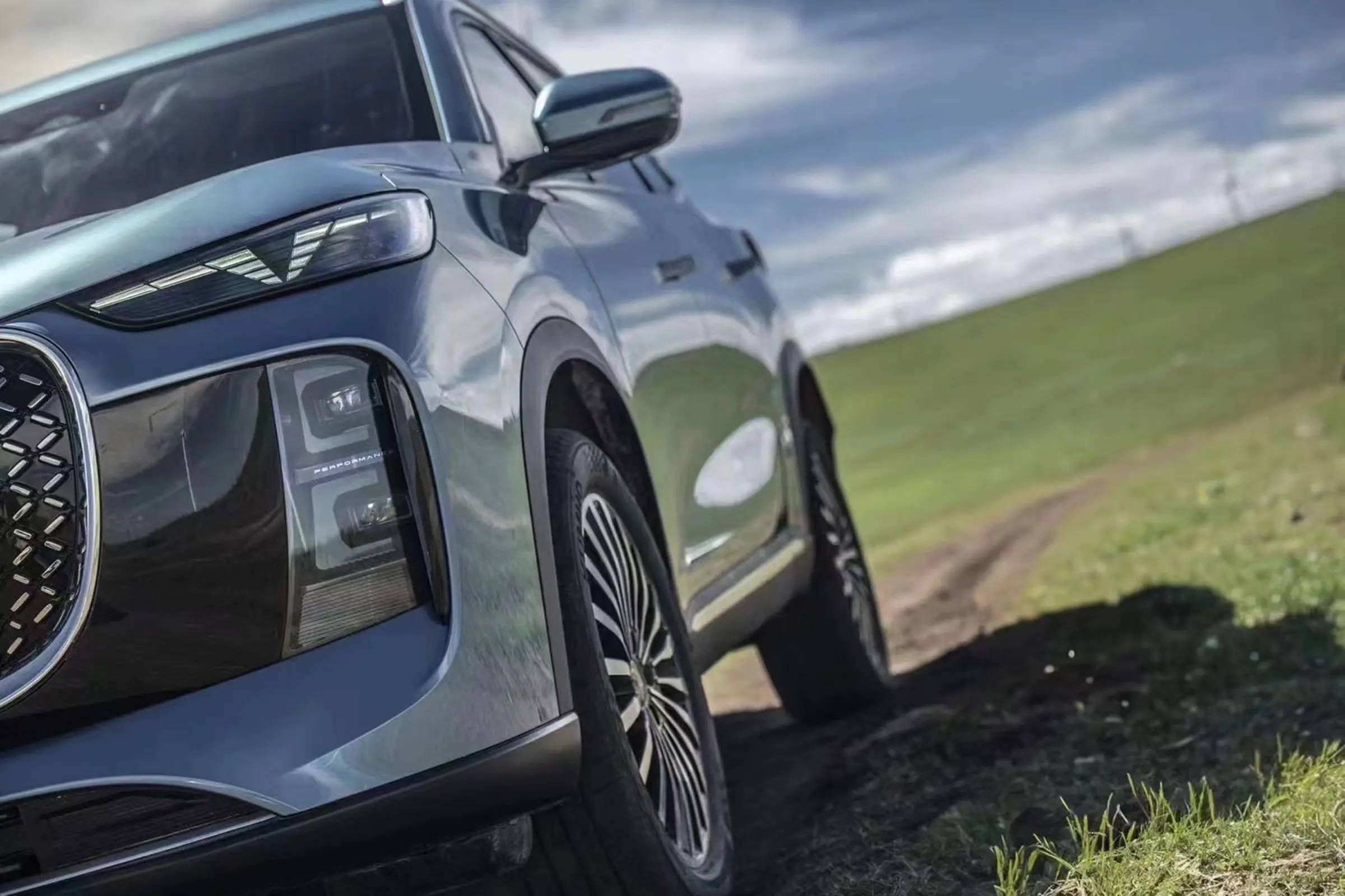 奇瑞最畅销SUV！第五代瑞虎8上市：限时9.29万元起