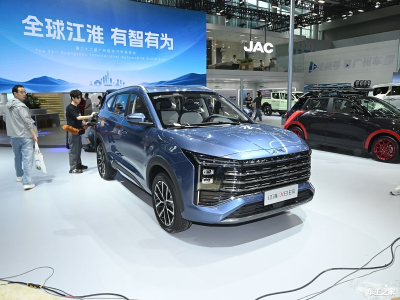 成都江淮X8 E家售价9.98万起 暂无优惠