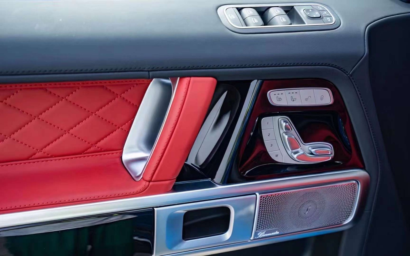 购奔驰G级美版享69万优惠 欢迎上门试驾