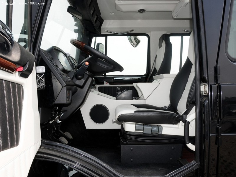 成都乌尼莫克美版团购价格255万起 欢迎前来试驾