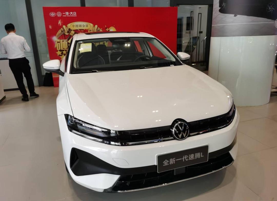 前脸升级+溜背造型！大众速腾S官图上线：1.5L/1.5T动力可选