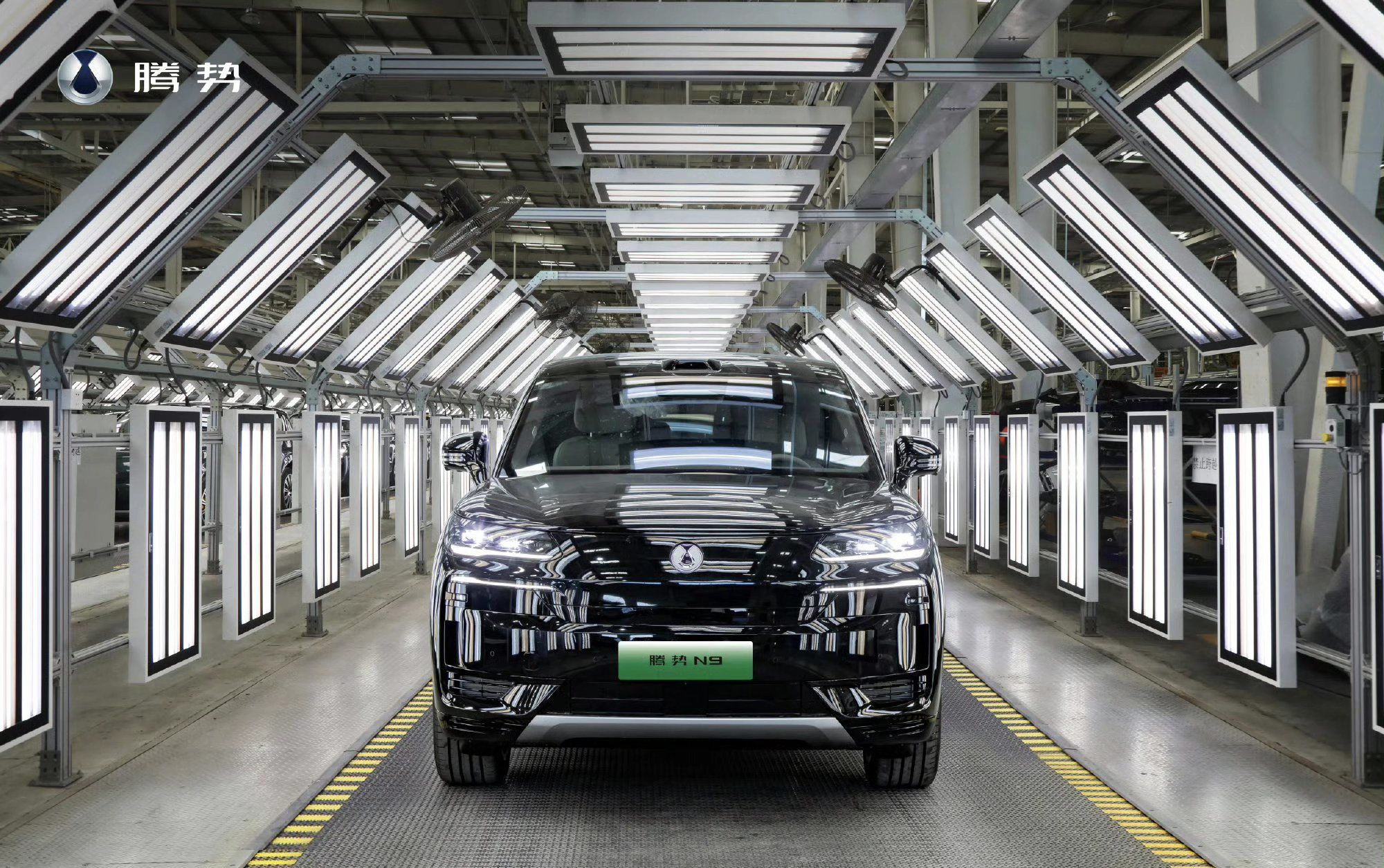 方盒子iCAR V27开启盲订 首台车量产下线 将于第一季度上市