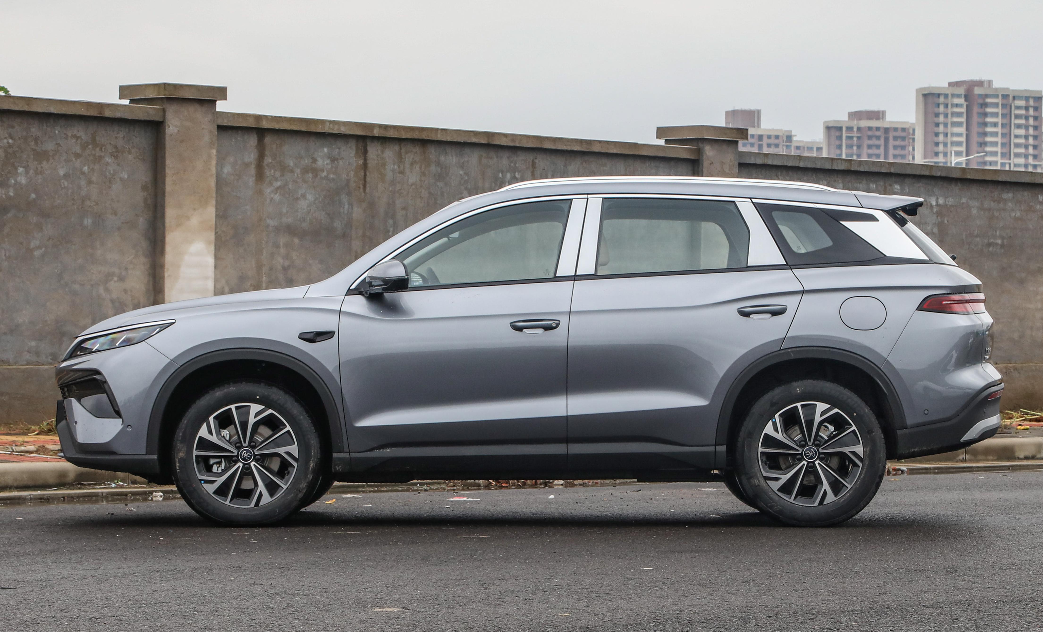 220km 纯电续航接近翻倍！比亚迪2026款宋Pro DM-i长续航上市：11.98万起